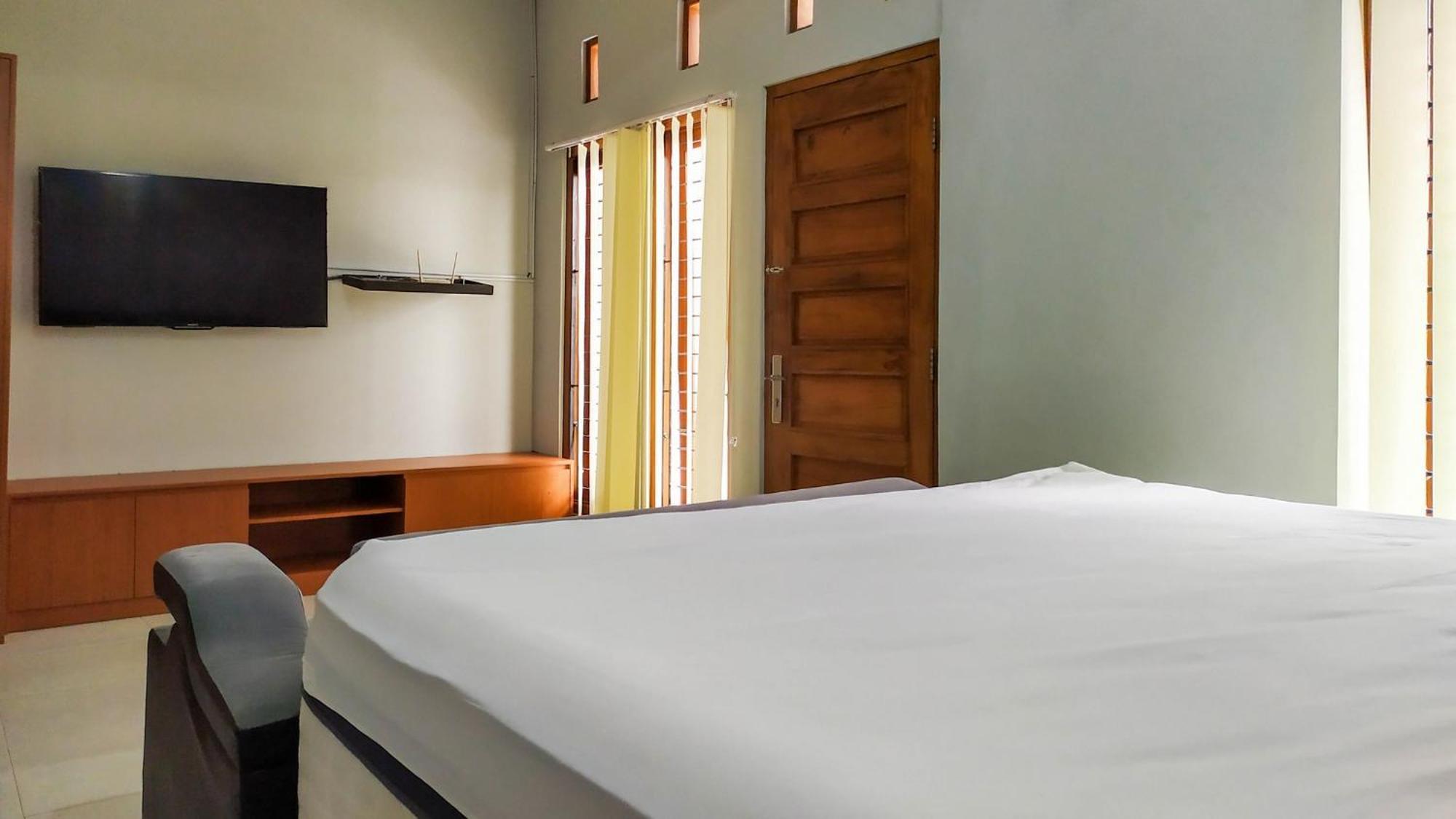 Hotel Omah Leren Mitra Reddoorz Near Gembiraloka Zoo Jogyakarta Zewnętrze zdjęcie