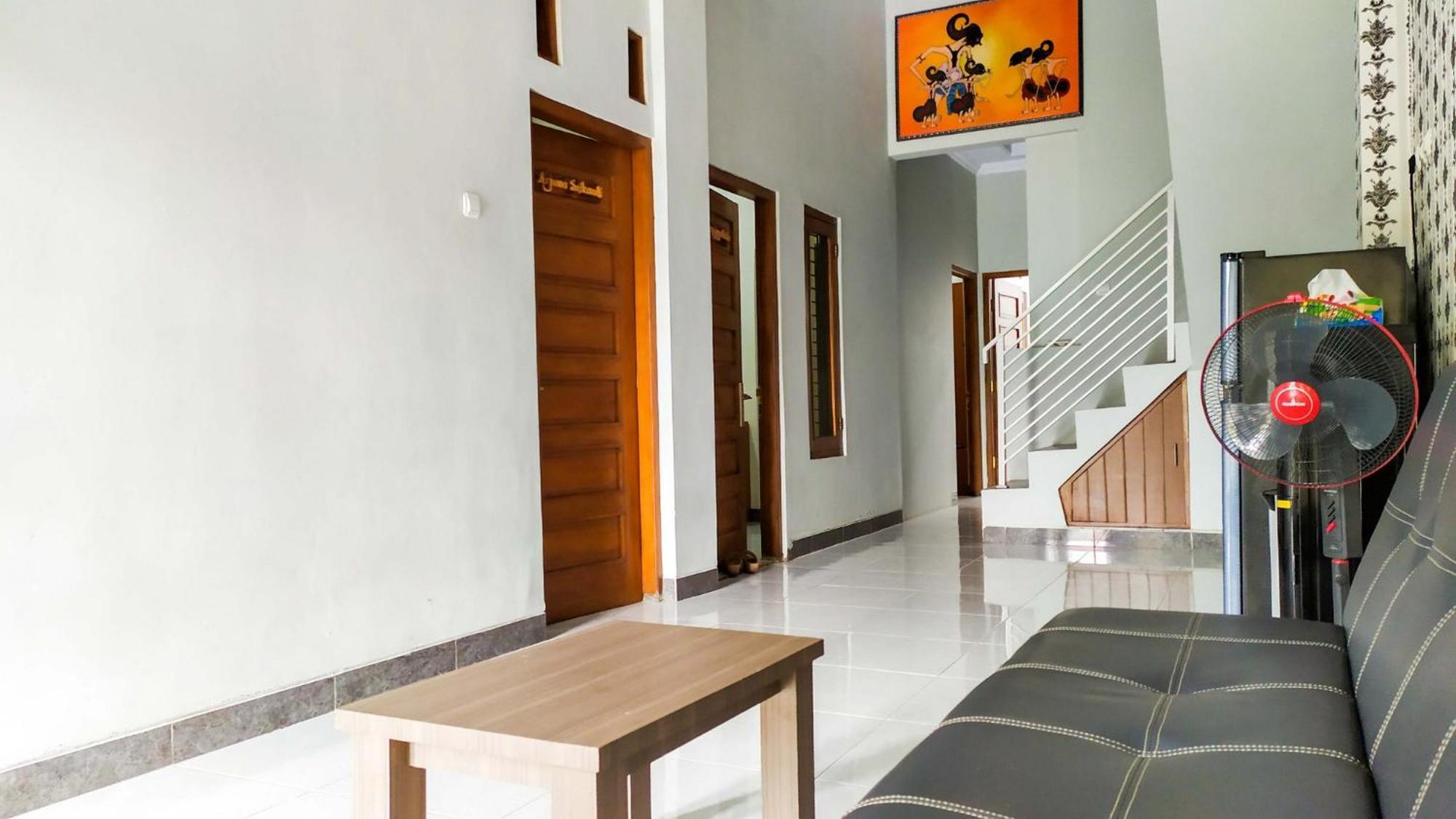 Hotel Omah Leren Mitra Reddoorz Near Gembiraloka Zoo Jogyakarta Zewnętrze zdjęcie