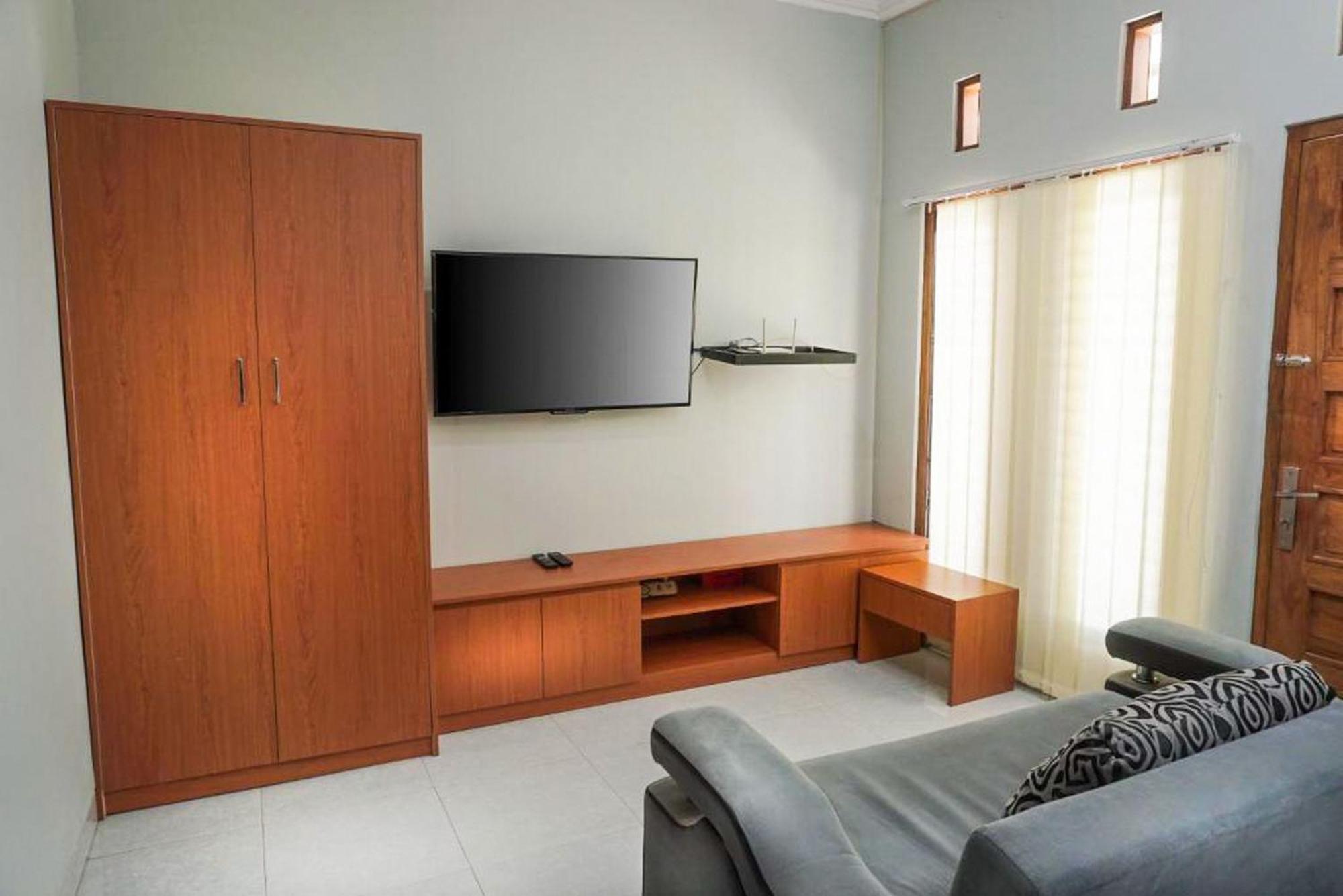 Hotel Omah Leren Mitra Reddoorz Near Gembiraloka Zoo Jogyakarta Zewnętrze zdjęcie